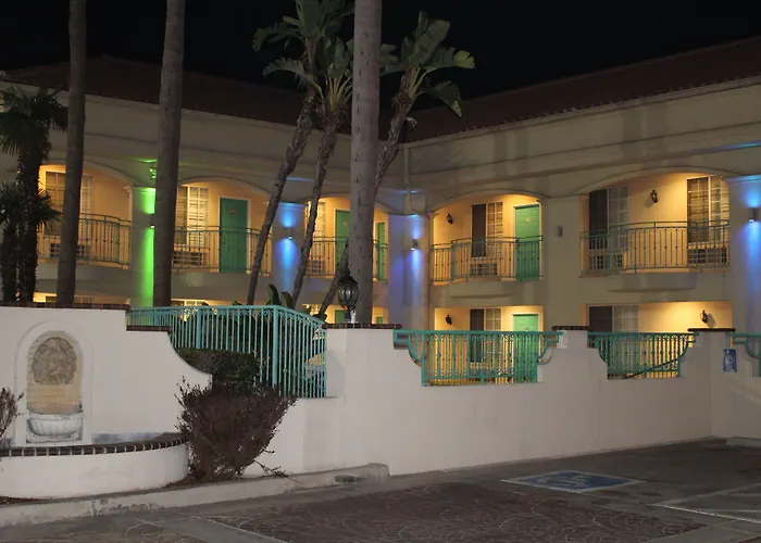 Lyfe Inn & Suites By Aga - Lax Airport